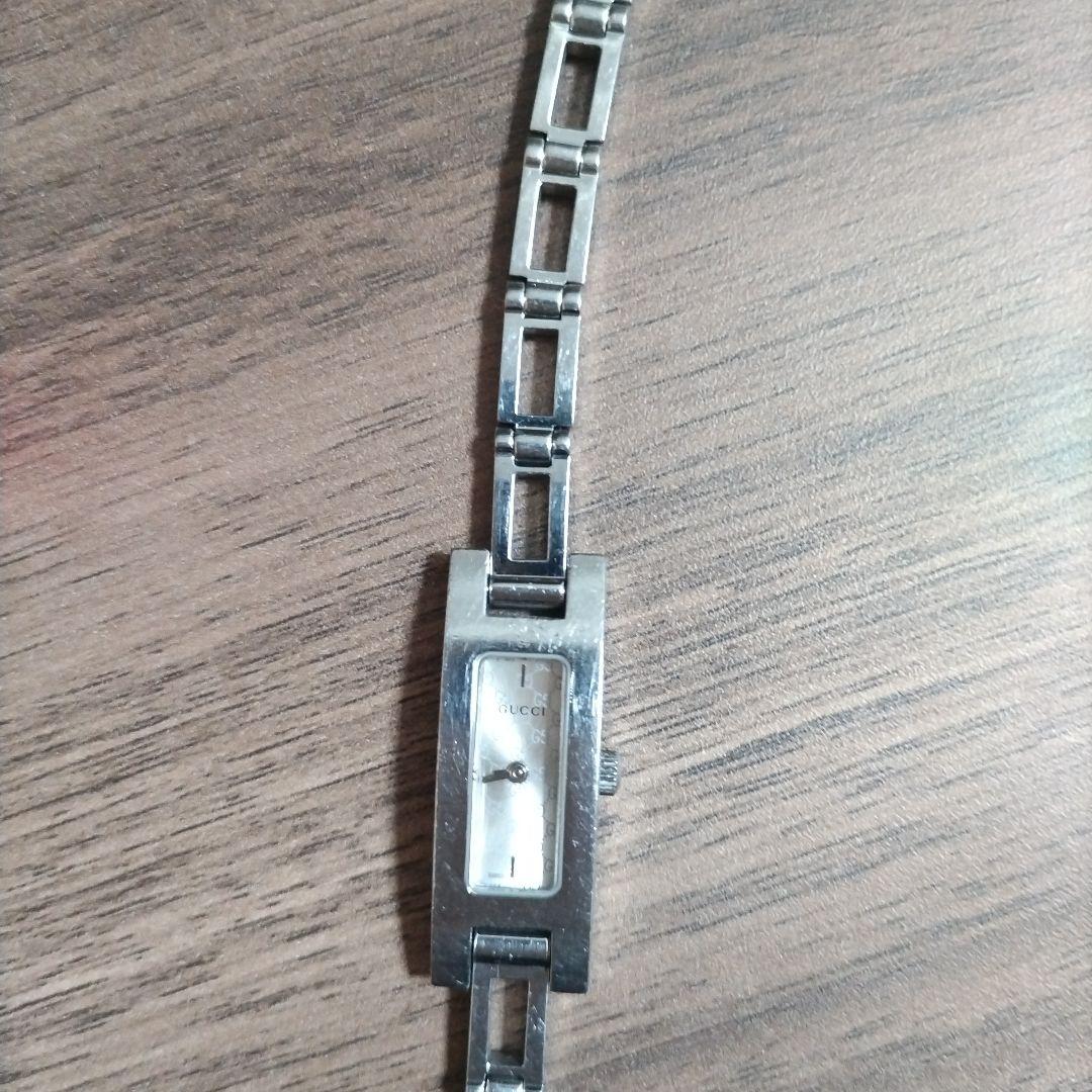 GUCCI シルバー 時計　ブレスレット風
