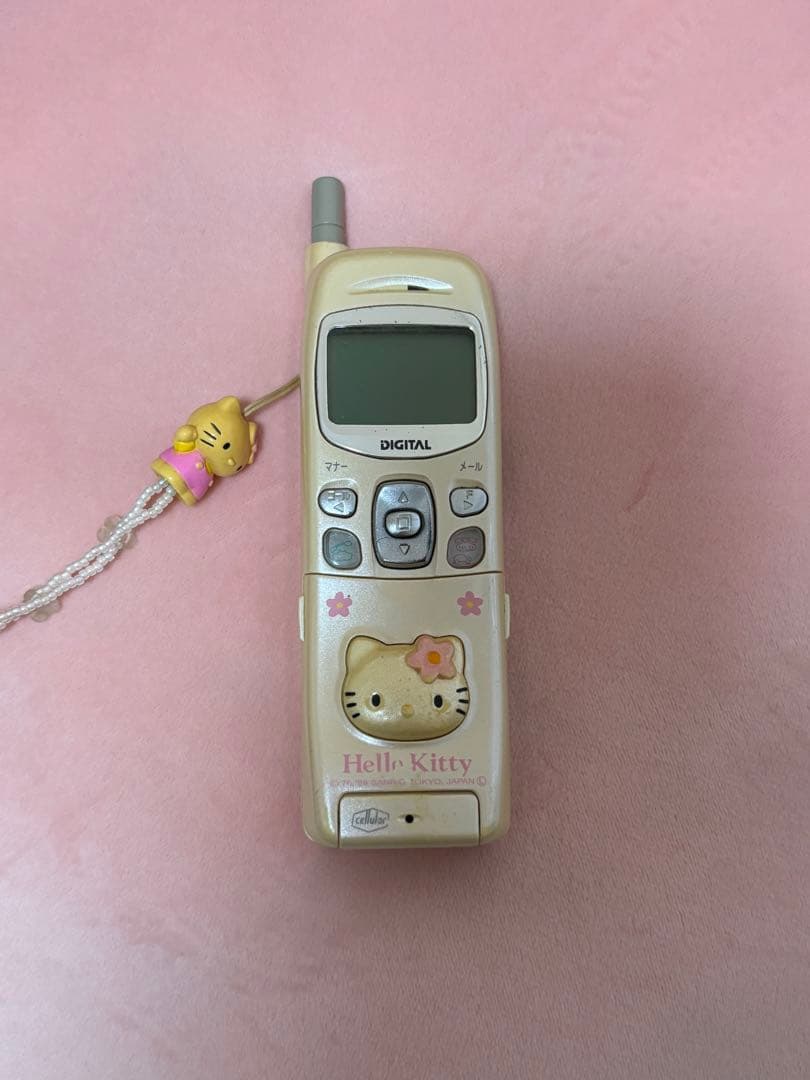 【希少】ハローキティ　携帯電話　セルラーDIGITAL D202K