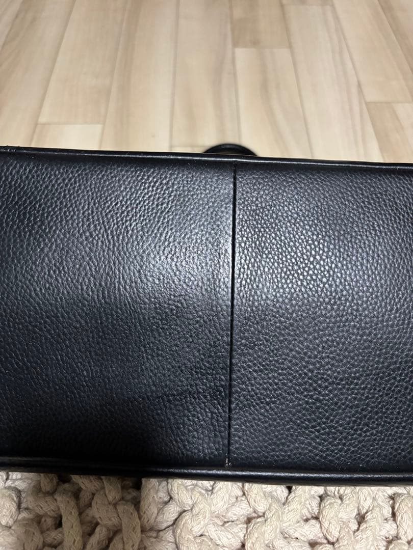 バーニーズニューヨーク ブラックレザートートバッグ