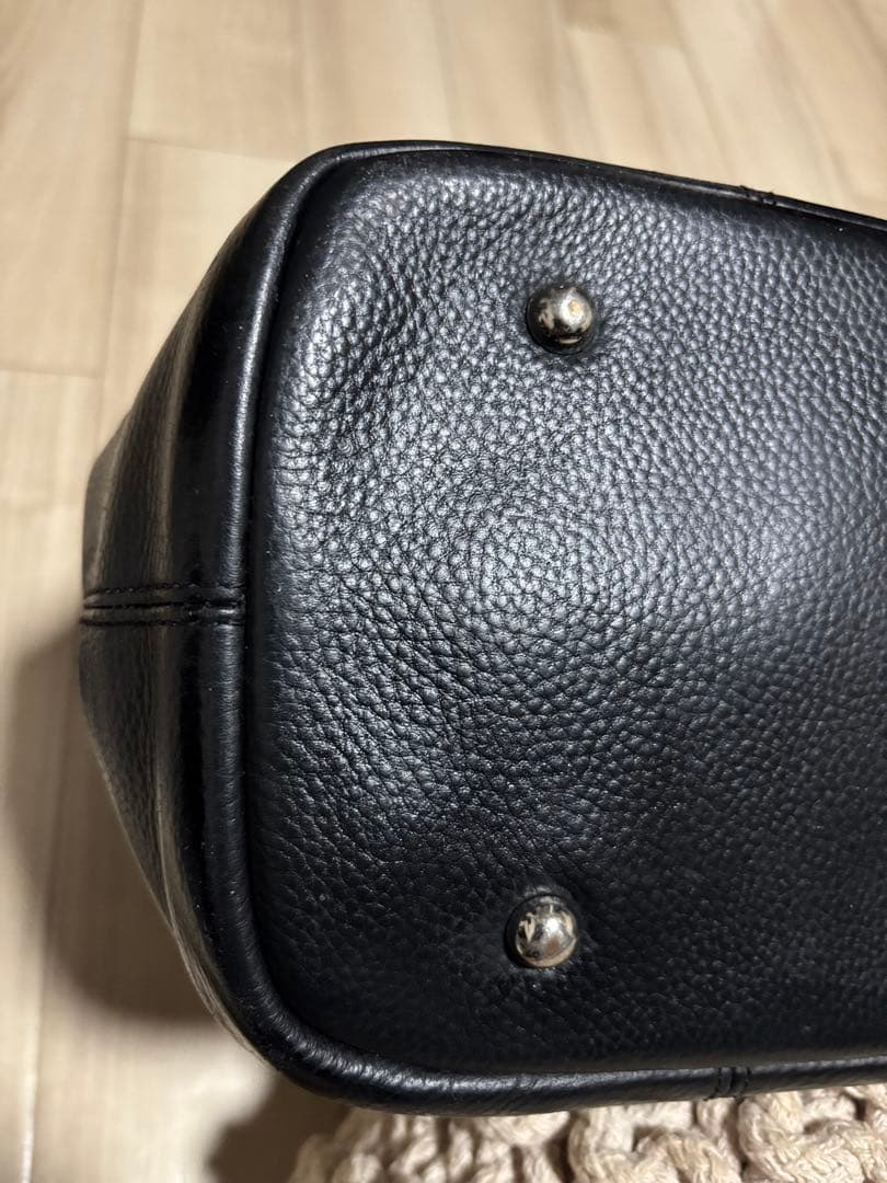 バーニーズニューヨーク ブラックレザートートバッグ