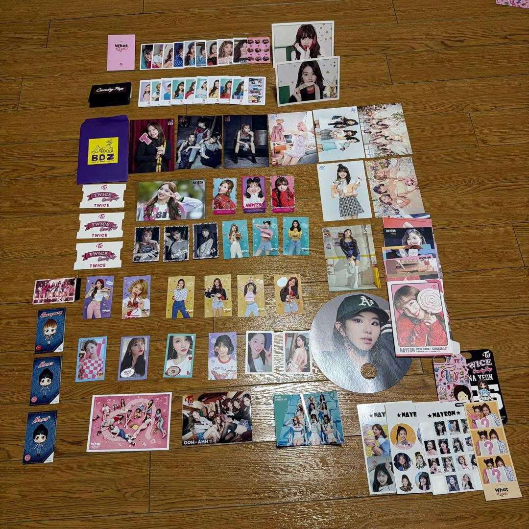 TWICE引退品まとめ売り　トレカ　アルバム　トートバッグ　ペンライト　タオル