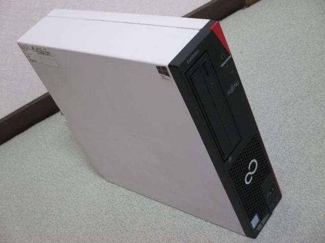 ☆富士通 i3 6100 8GB SanDisk SSD240GB Win10