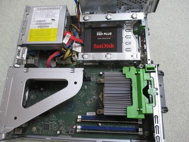 ☆富士通 i3 6100 8GB SanDisk SSD240GB Win10