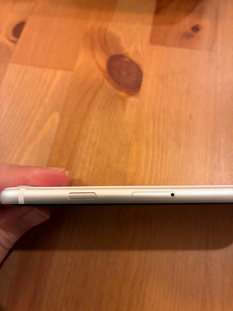 iPhone SE 第2世代（SE2）128GB SIMフリー