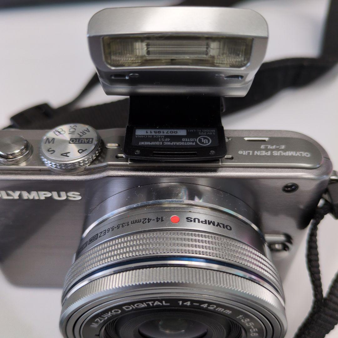 OLYMPUS E-PL3 14-42mm EZパンケーキズームレンズ付き