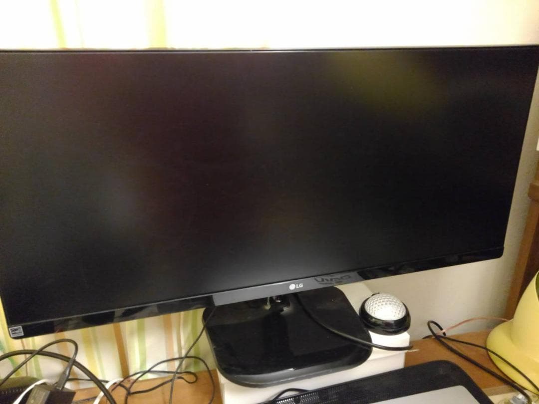 LG製　29.5インチ　21:9　ウルトラワイドモニター　　29WN600-W