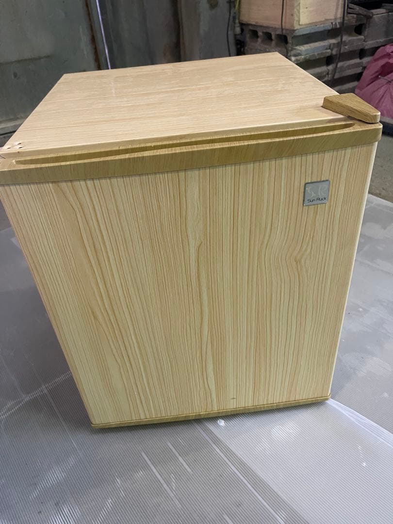 2021年製　冷蔵庫　48L Sun Ruck