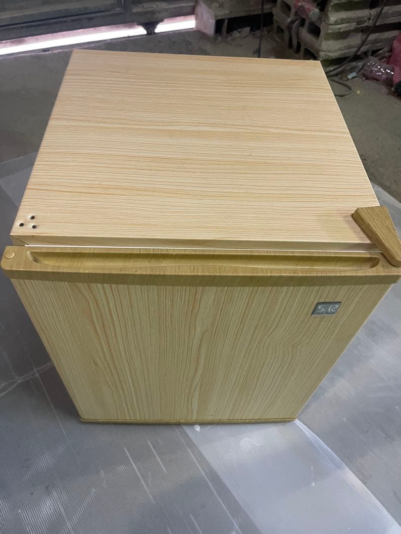 2021年製　冷蔵庫　48L Sun Ruck