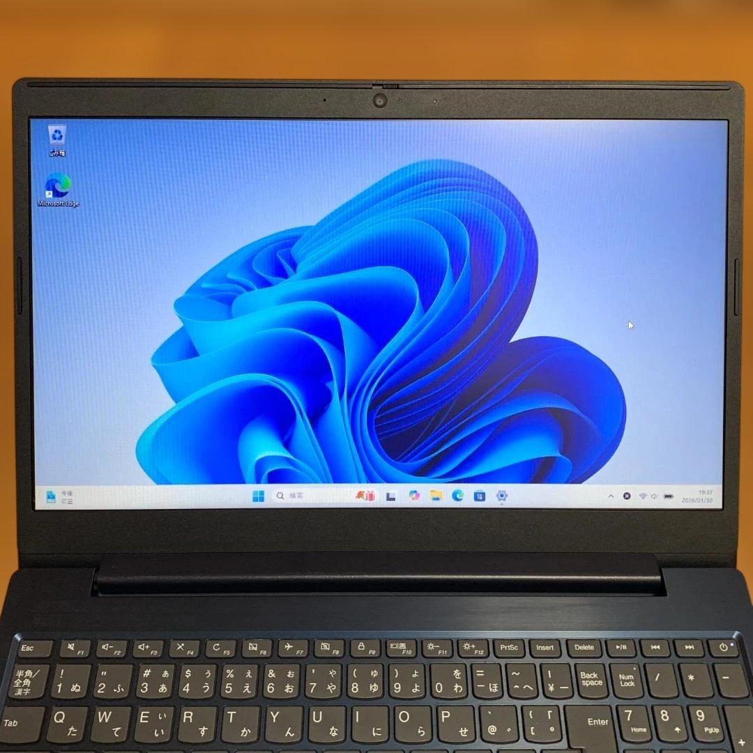 ✨SSD240GB＆メモリ8GB✨Windows11✨カメラ✨テンキー、DVD