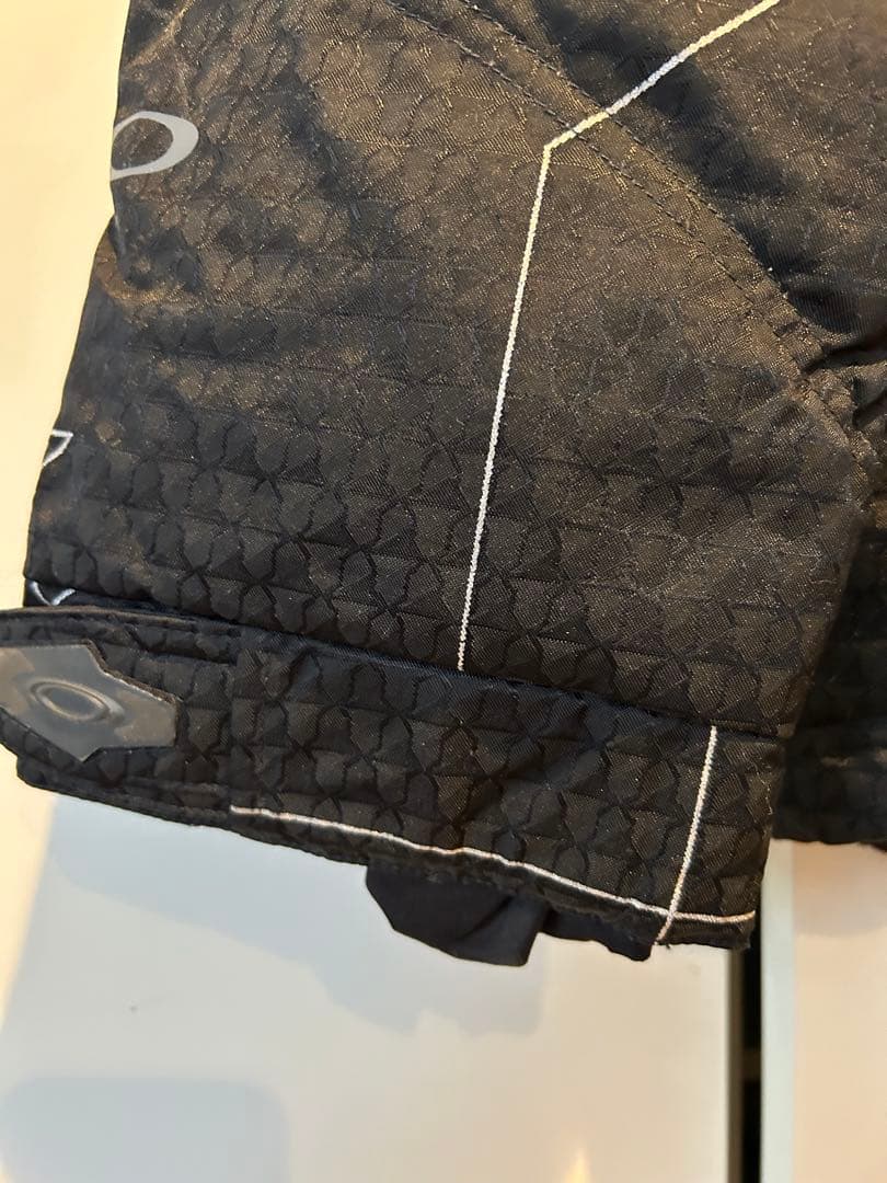 オークリーOAKLEYスキー/スノボウェア　ジャケットXL新品　定価49000円