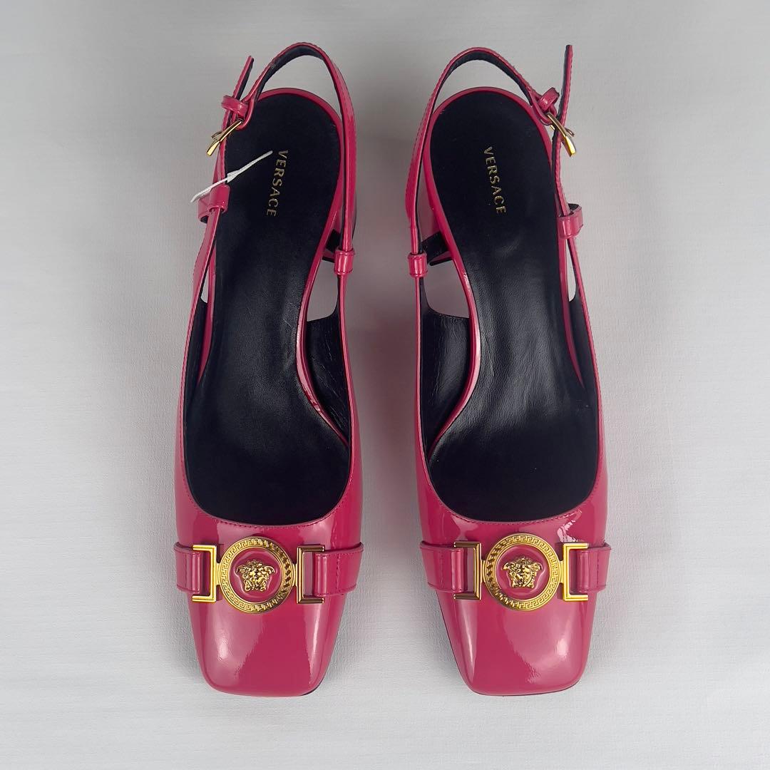新品VERSACE ビビッドピンク メドューサ　スクエアトゥ　エナメルサンダル