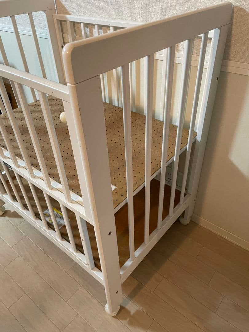 カトージ ハイシートミニベビーベッド ハイタイプ 床板調節可能 収納棚付