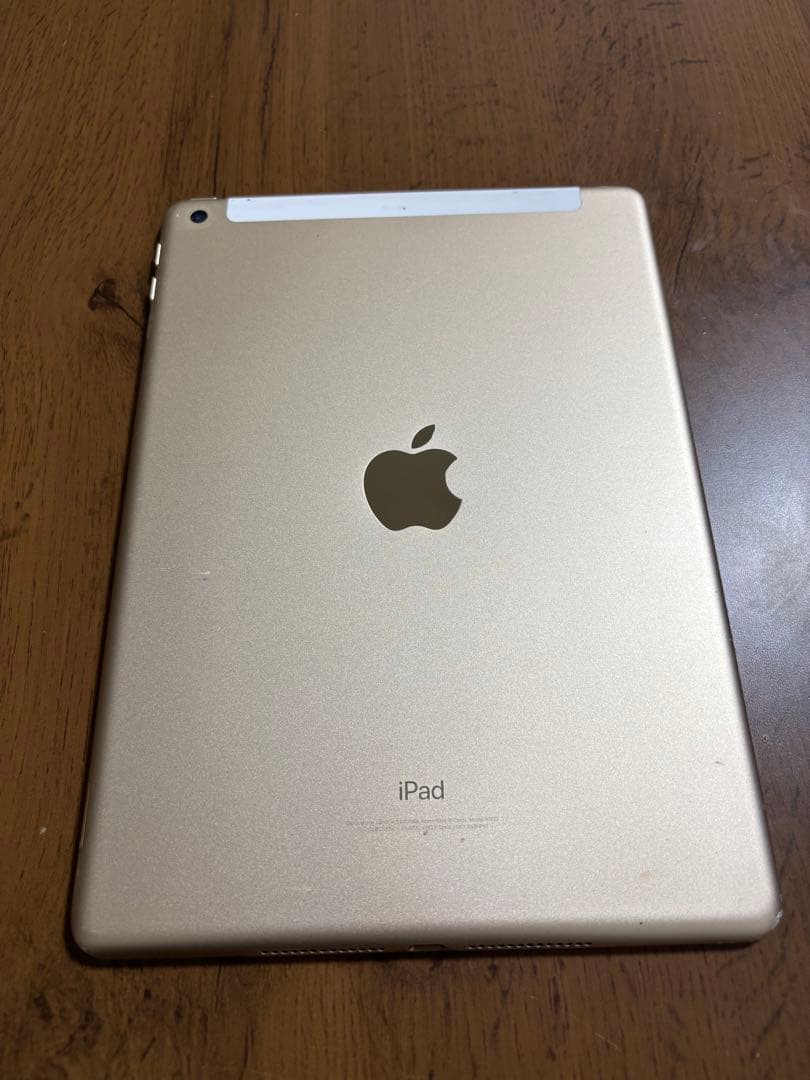 iPad (第5世代) ゴールド 32GB