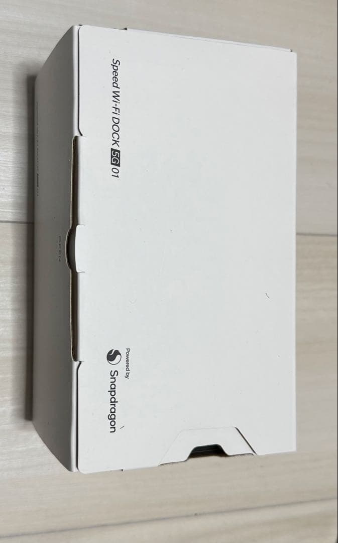 Speed WiFi DOCK ES01 本体