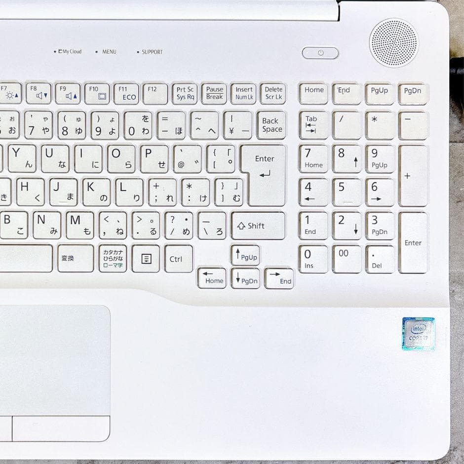 ⅰ7✨快適SSD✨おしゃれな白❣薄型ノートパソコン カメラ付 Windows11