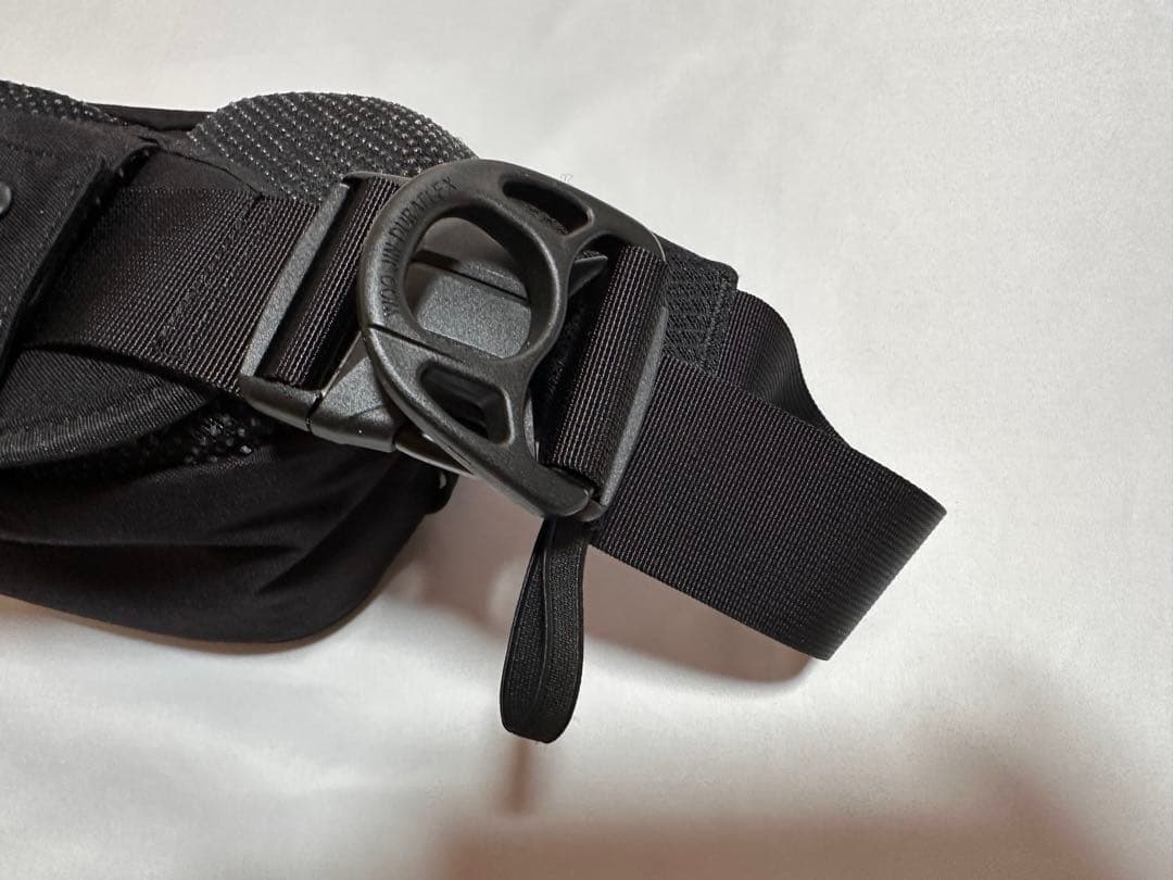 新品同様　Hugoo ブラック ヒップシート スリング