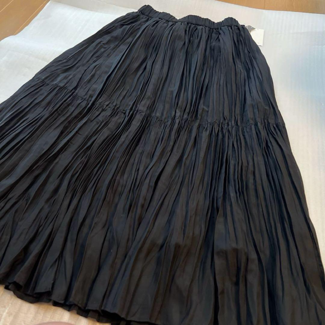 新品！自由区 黒 プリーツロングスカート 38サイズ ハンドワッシャー