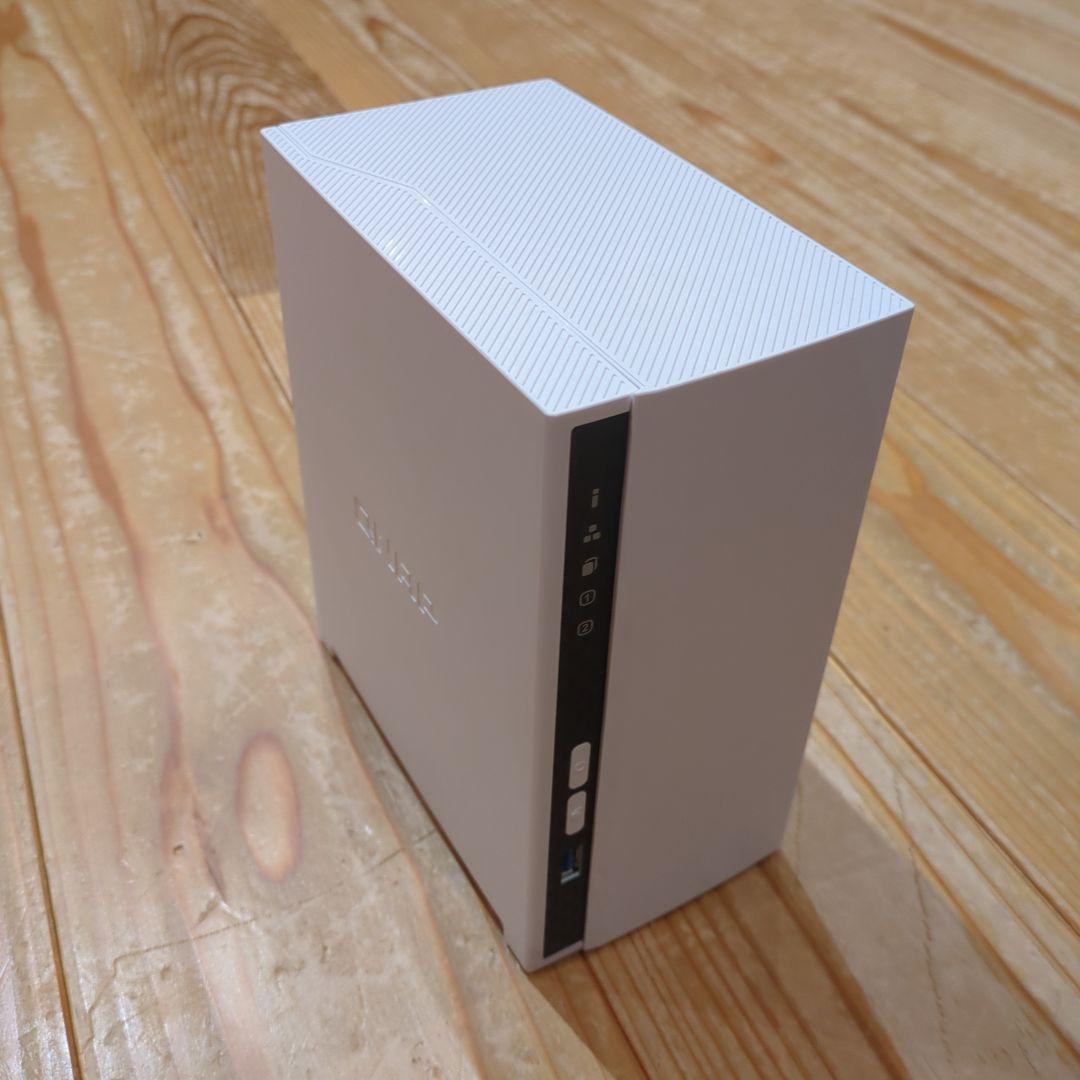 QNAP TS-233 NAS ホワイト 約1年使用　美品