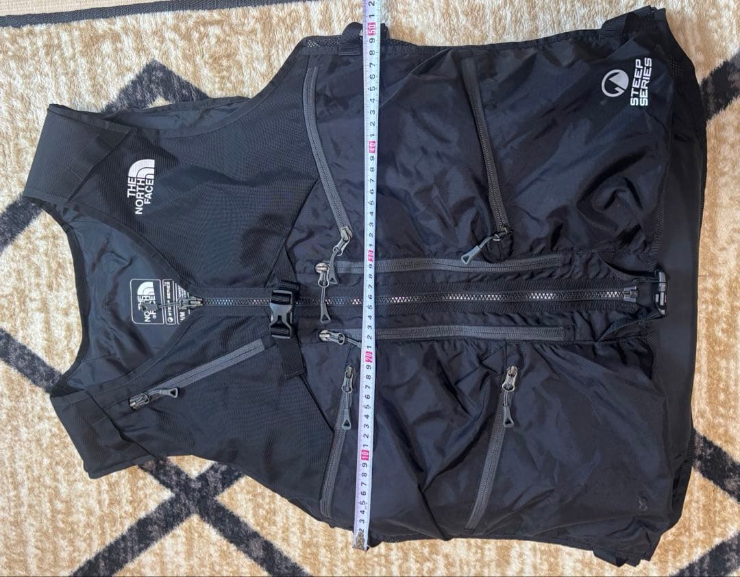 貴重なMサイズ•ノースフェイス・パウダーガイドベスト・重さ1.1kg