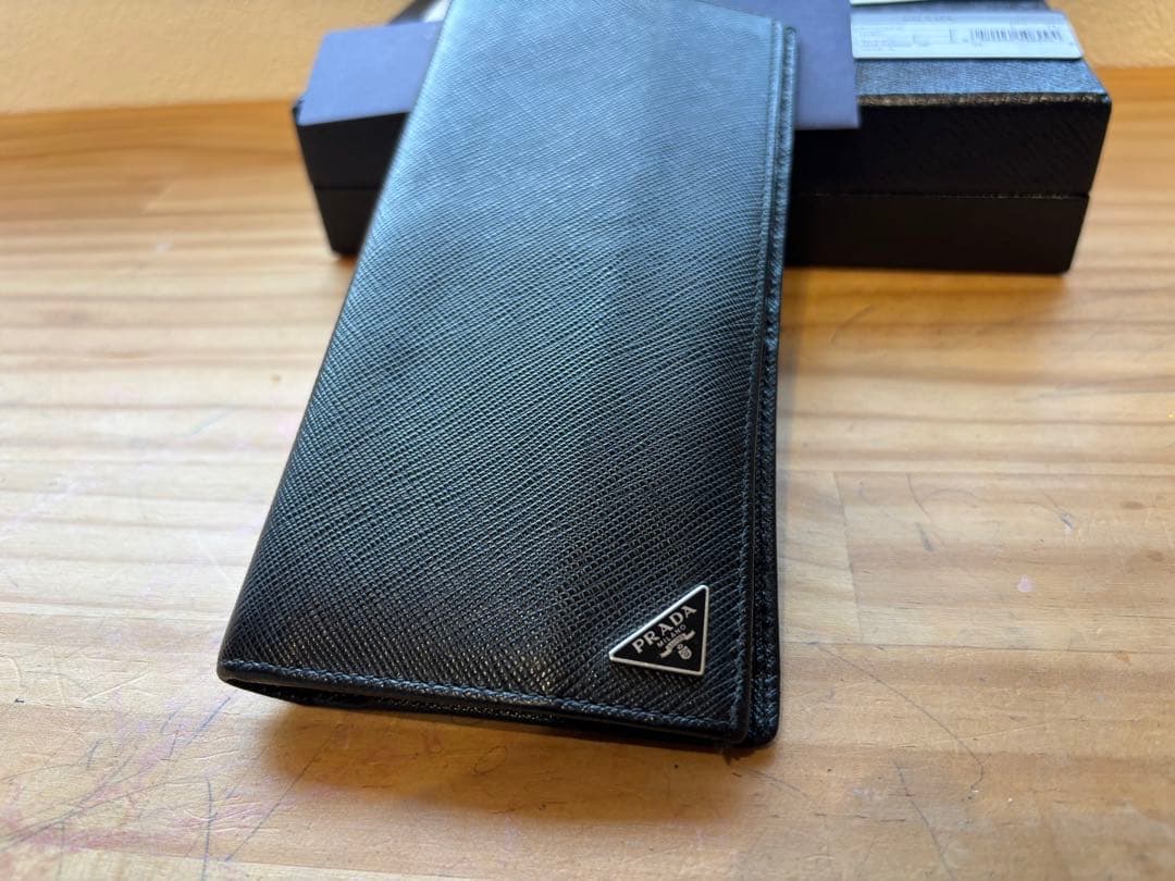 新年セールPRADA サフィアーノレザー 長財布 ブラック