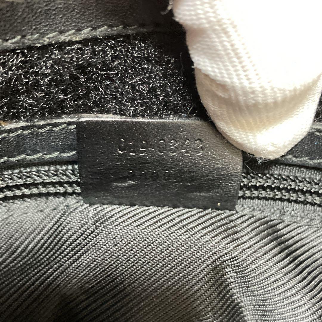 GUCCI グッチ　ショルダーバッグ　メッセンジャー　GG キャンバス　レザー