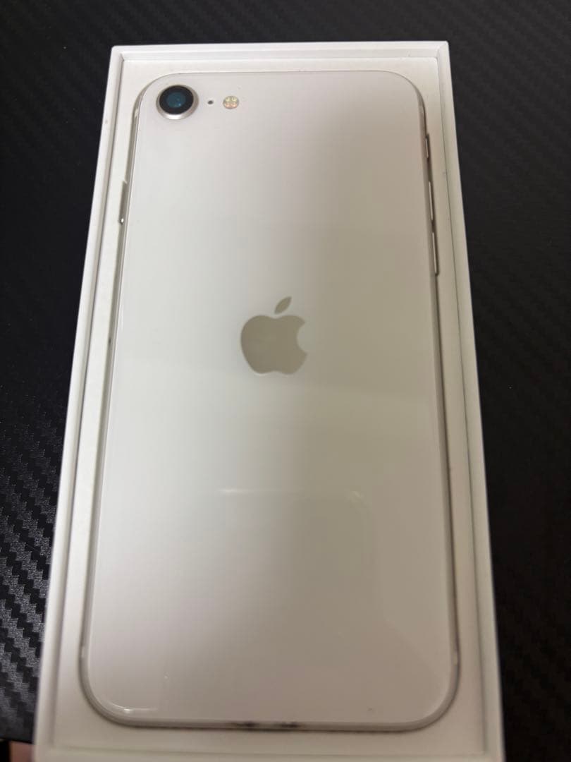 iPhone SE 3 Starlight 64GB SIMロック解除済