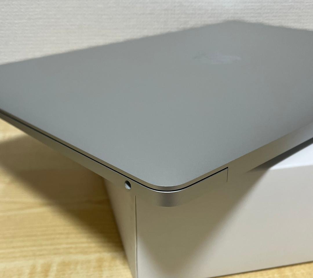 美品 MacBook Air M1 16GB/512GB フィルム付 ハブ付