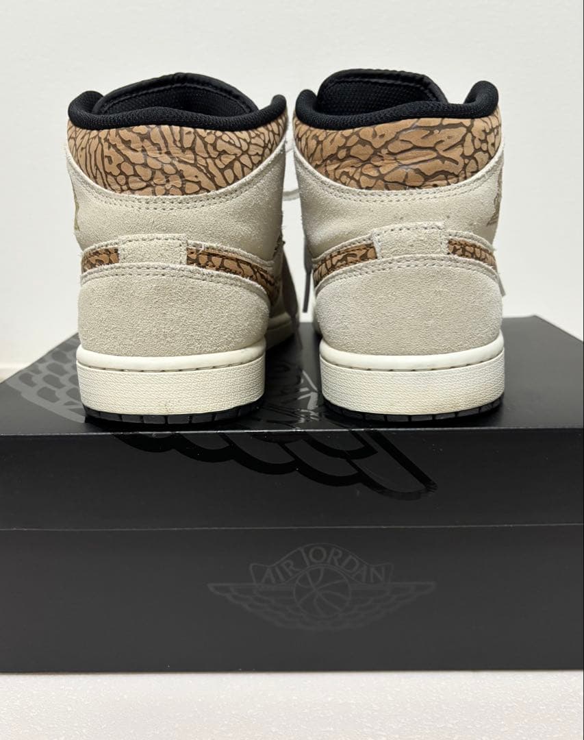 美品！希少Nikeナイキエアジョーダン1 ミッドSE ユニセックス25cm