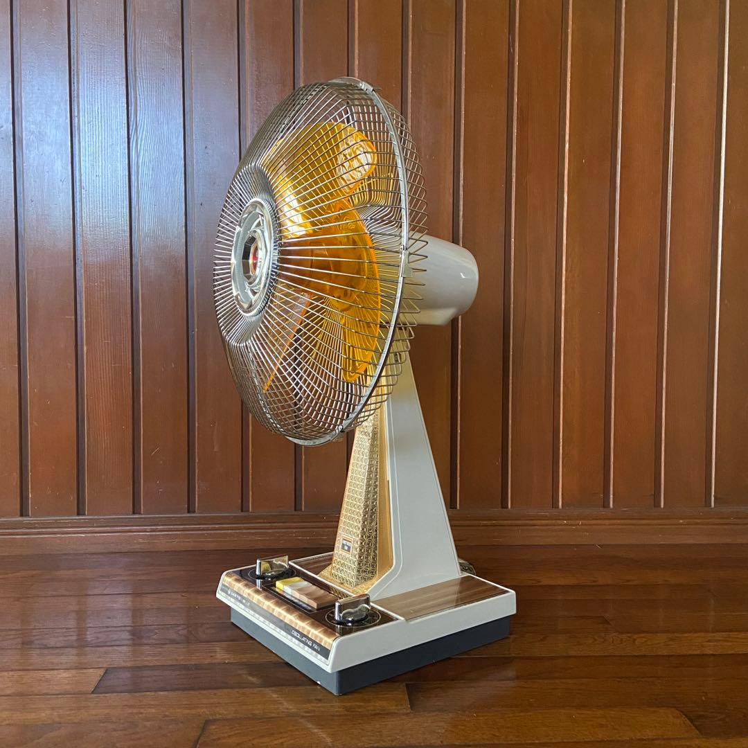 昭和レトロ　扇風機　ライト点灯します　希少　レトロポップ　美品　オレンジ