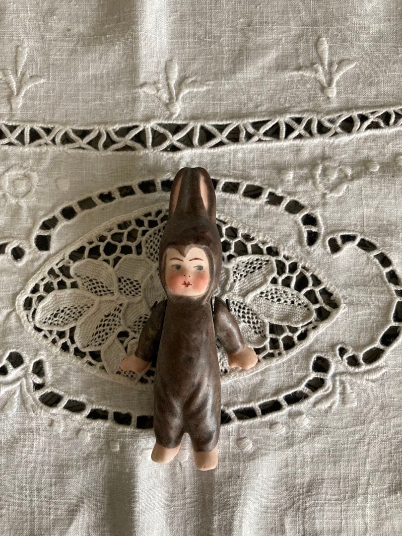 ドイツ　アンティーク　小さい　うさぎの着ぐるみ　ミニョネット　ビスクドール