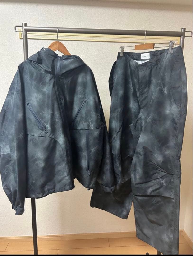 送料無料 soerte トータルパターン セットアップ 撥水