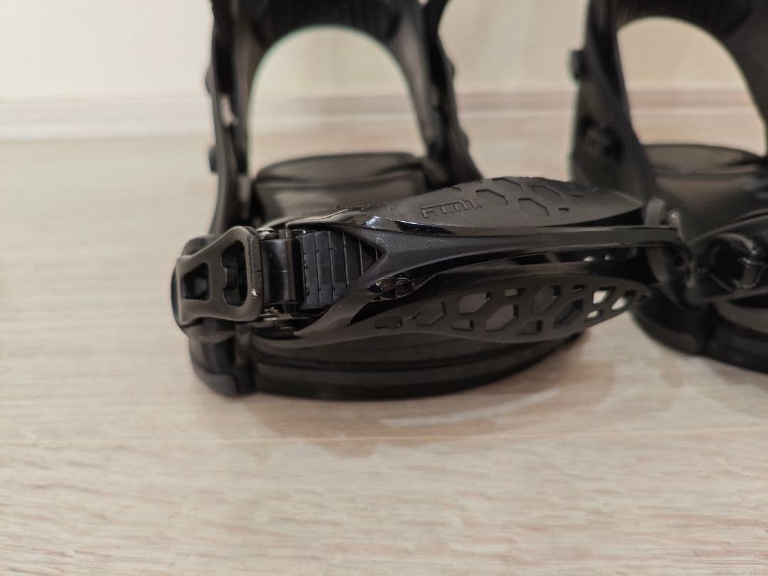 FLUX CV M フラックスバインディング　ビンディング