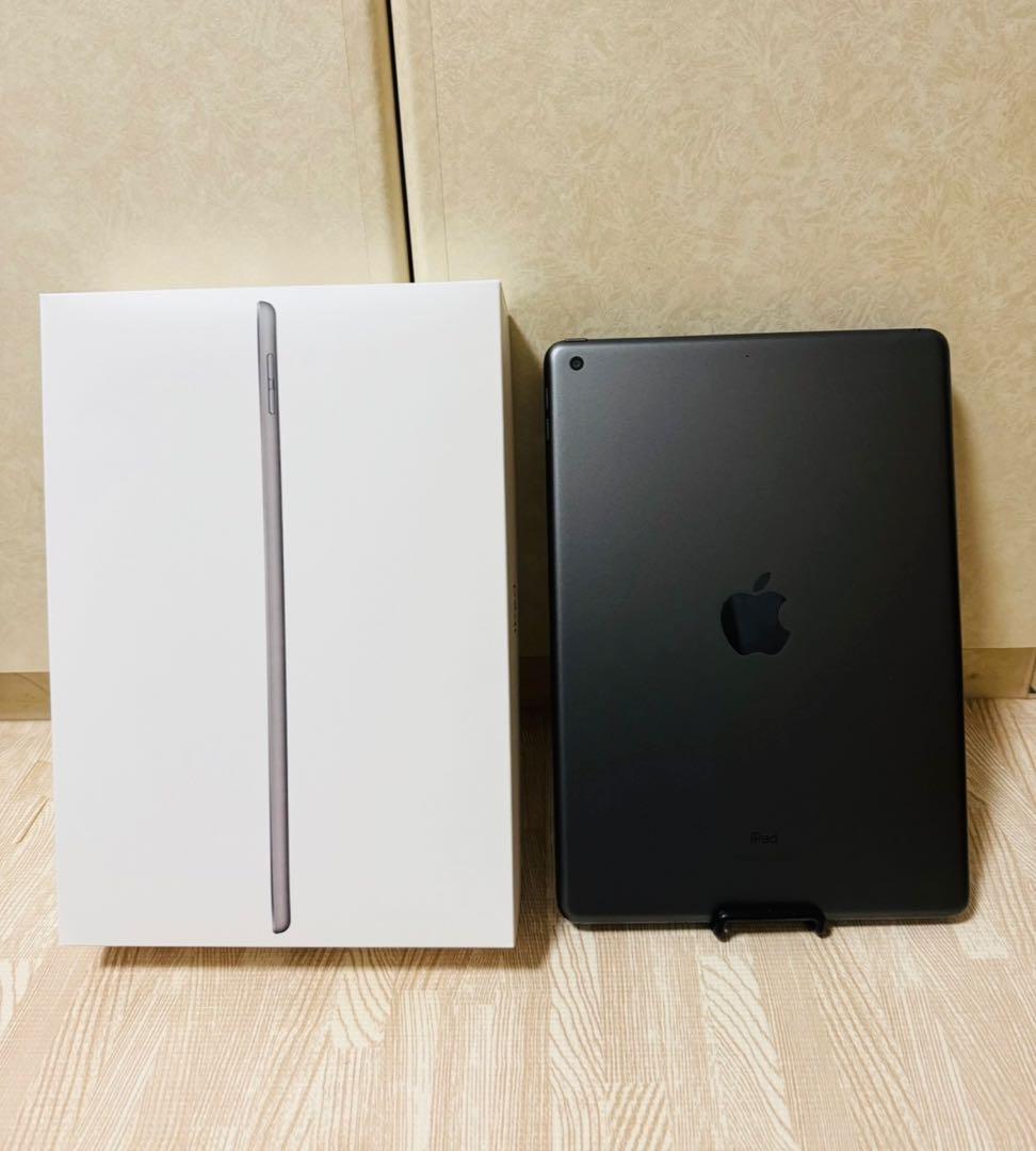 iPad 第8世代 128GB Wi-Fiモデル MYLD2J/Aスペースグレー