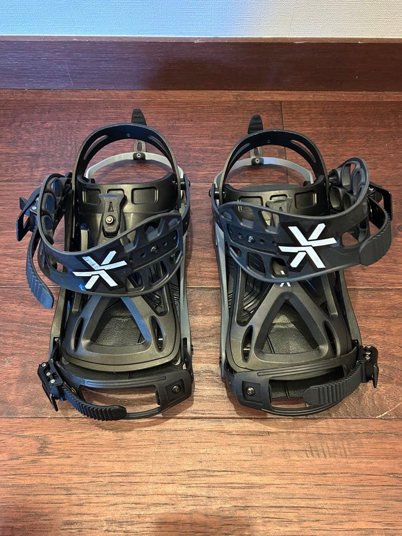 Karakoram スノーボードビンディング ブラック