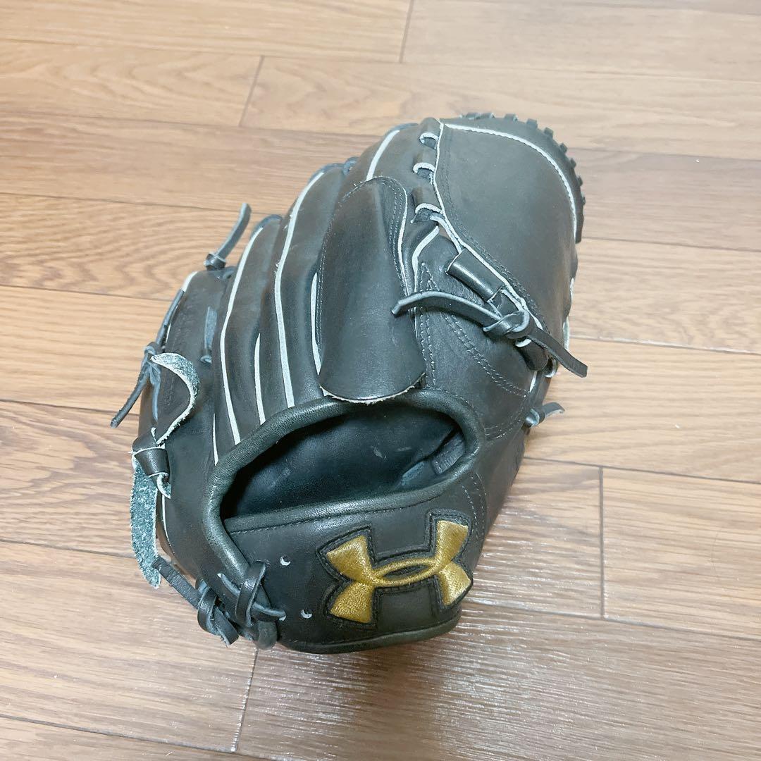 アンダーアーマー　投手用 軟式グローブ 黒