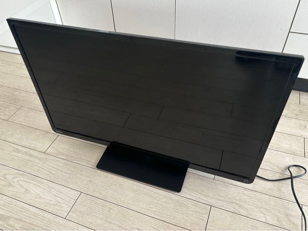 東芝TOSHIBA REGZA レグザ　32型テレビ 32S7