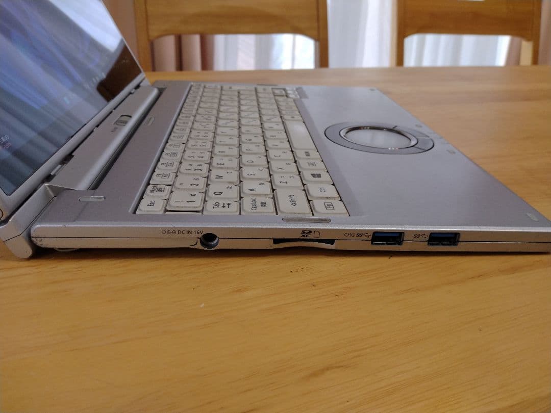 パナソニックレッツノートCF-XZ6 i5 7300U　8GB　SSD 256