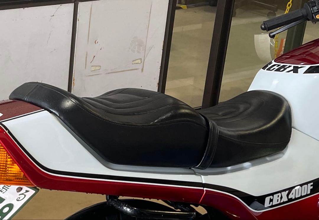CBX400F復刻アンコ抜きシート