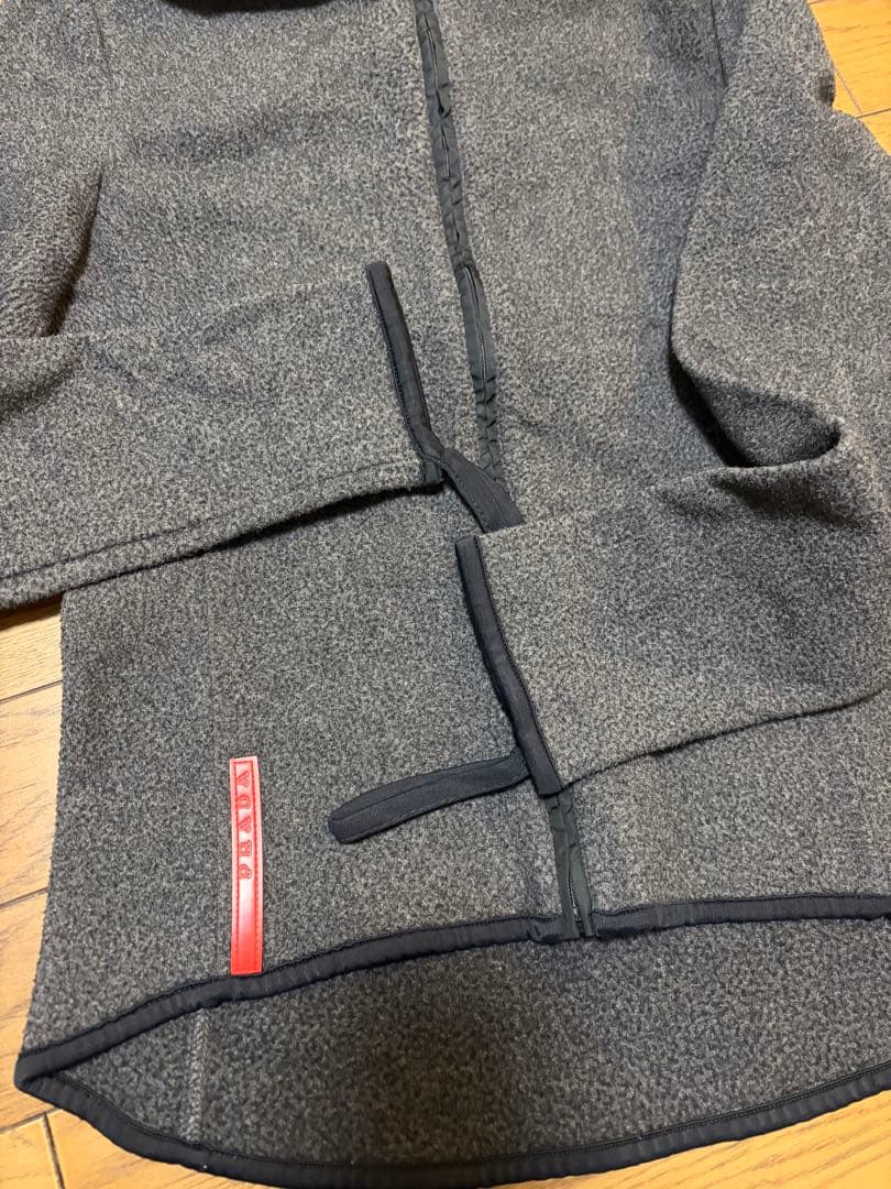 prada sport フリース　フーディ