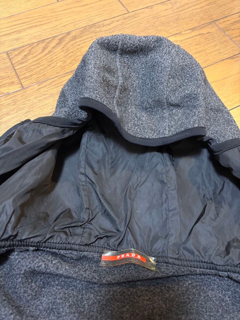 prada sport フリース　フーディ