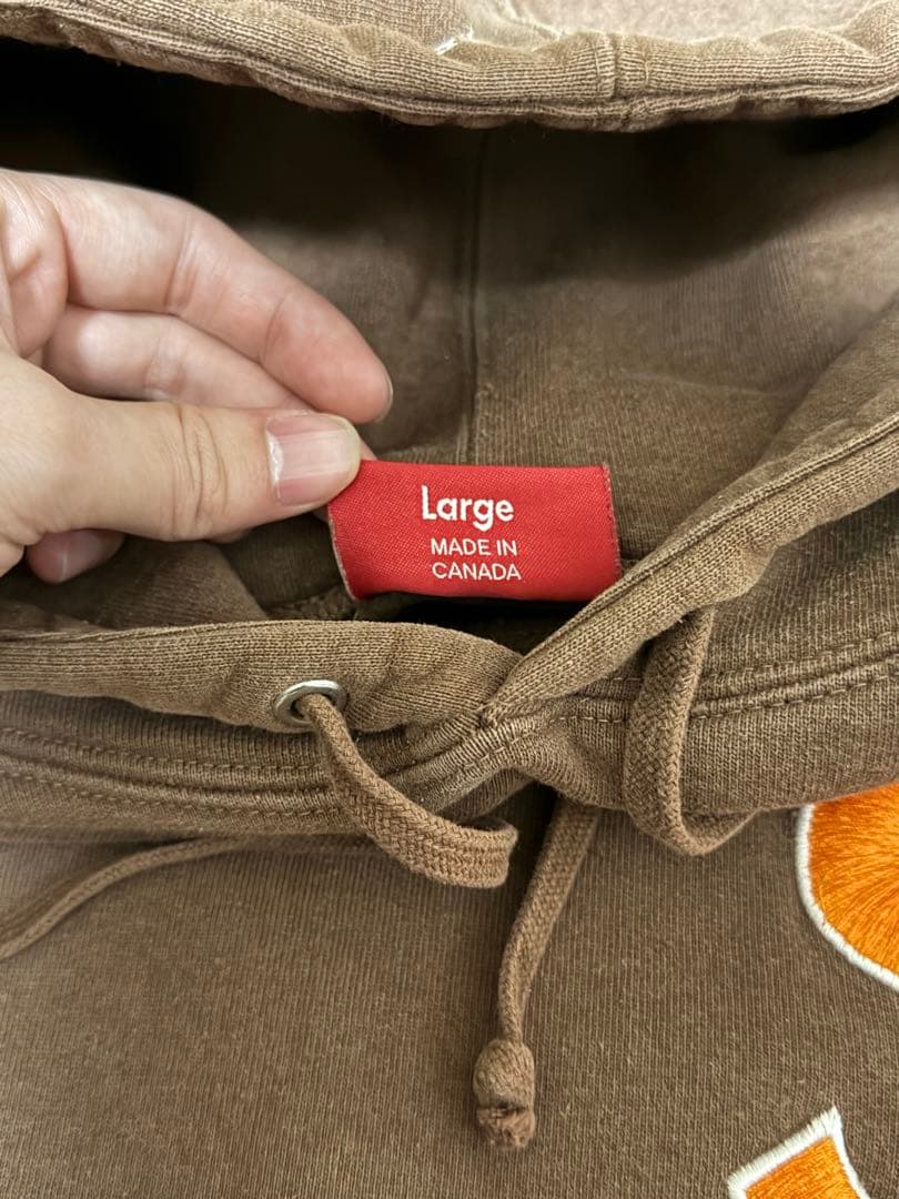 堀米雄斗着用　supremeツノロゴパーカー　ブラウン