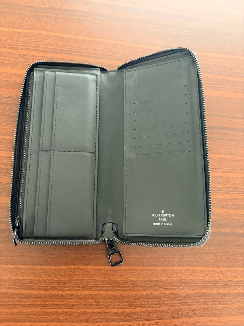 Louis Vuitton ストライプ長財布