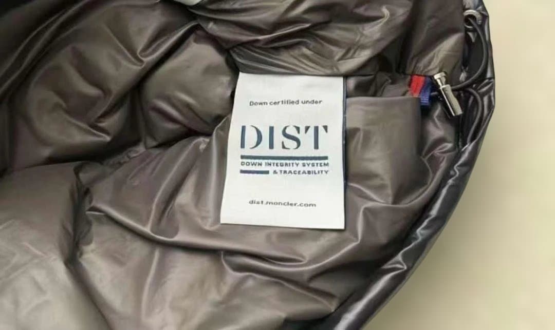 Moncler ブラック ダウンジャケット L