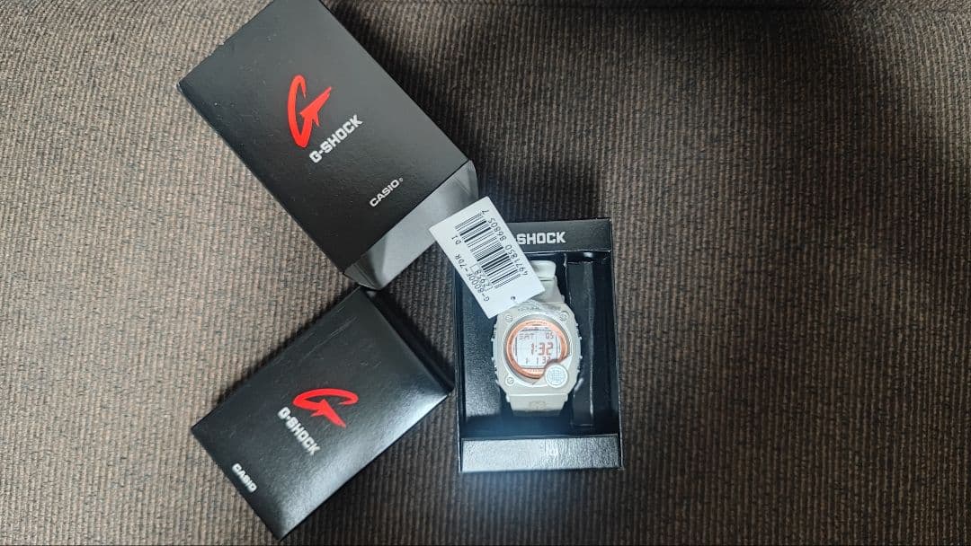 CASIO G-SHOCK G-8000F デジタル腕時計 ホワイト