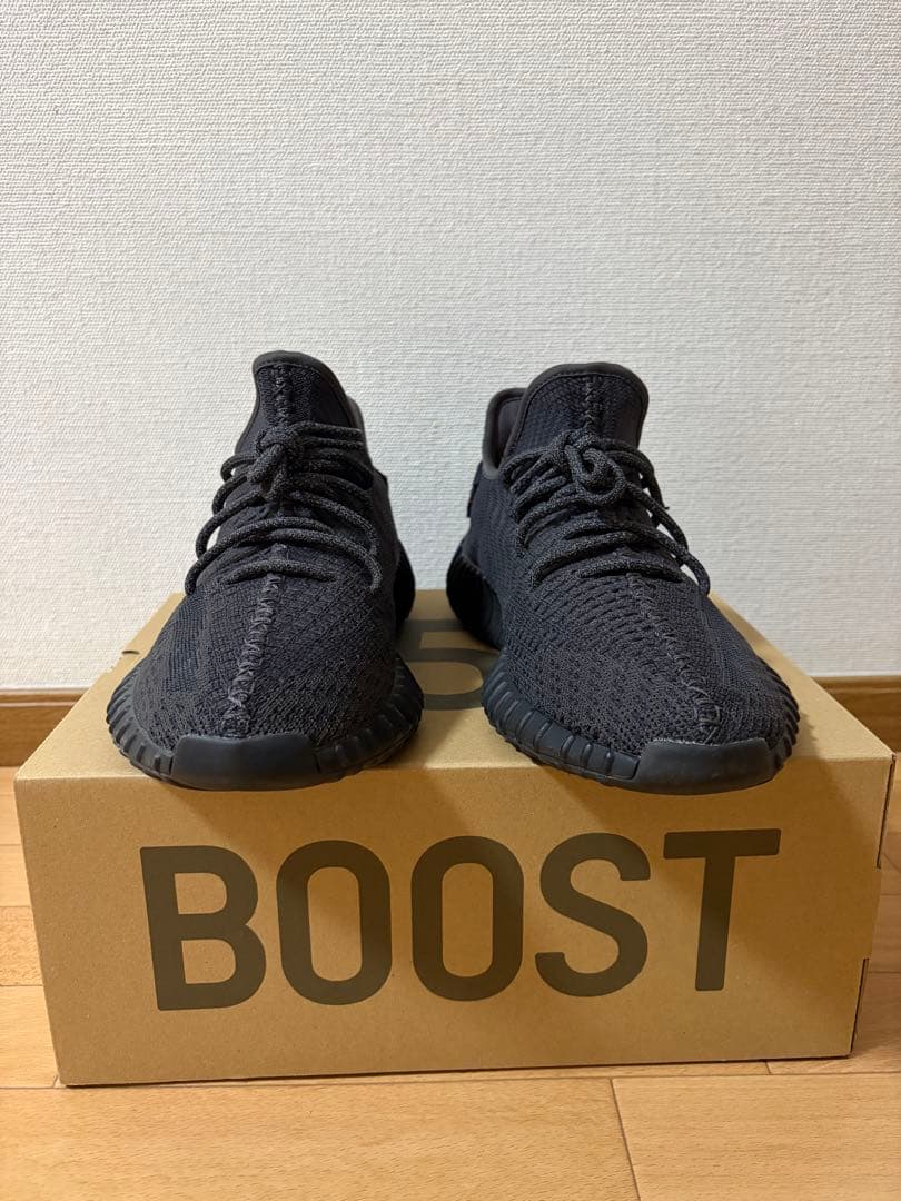 adidas Yeezy Boost 350 V2 ブラック
