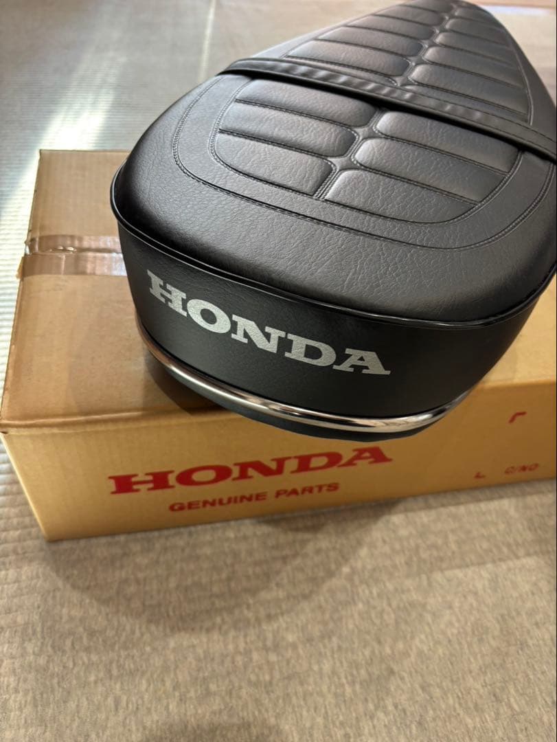 シャリー70 純正　シート