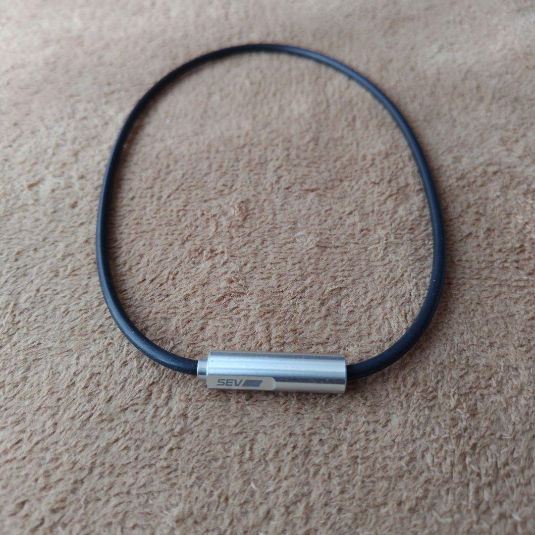 SEV シリコンネックレス アルミ留め具付き(美品)