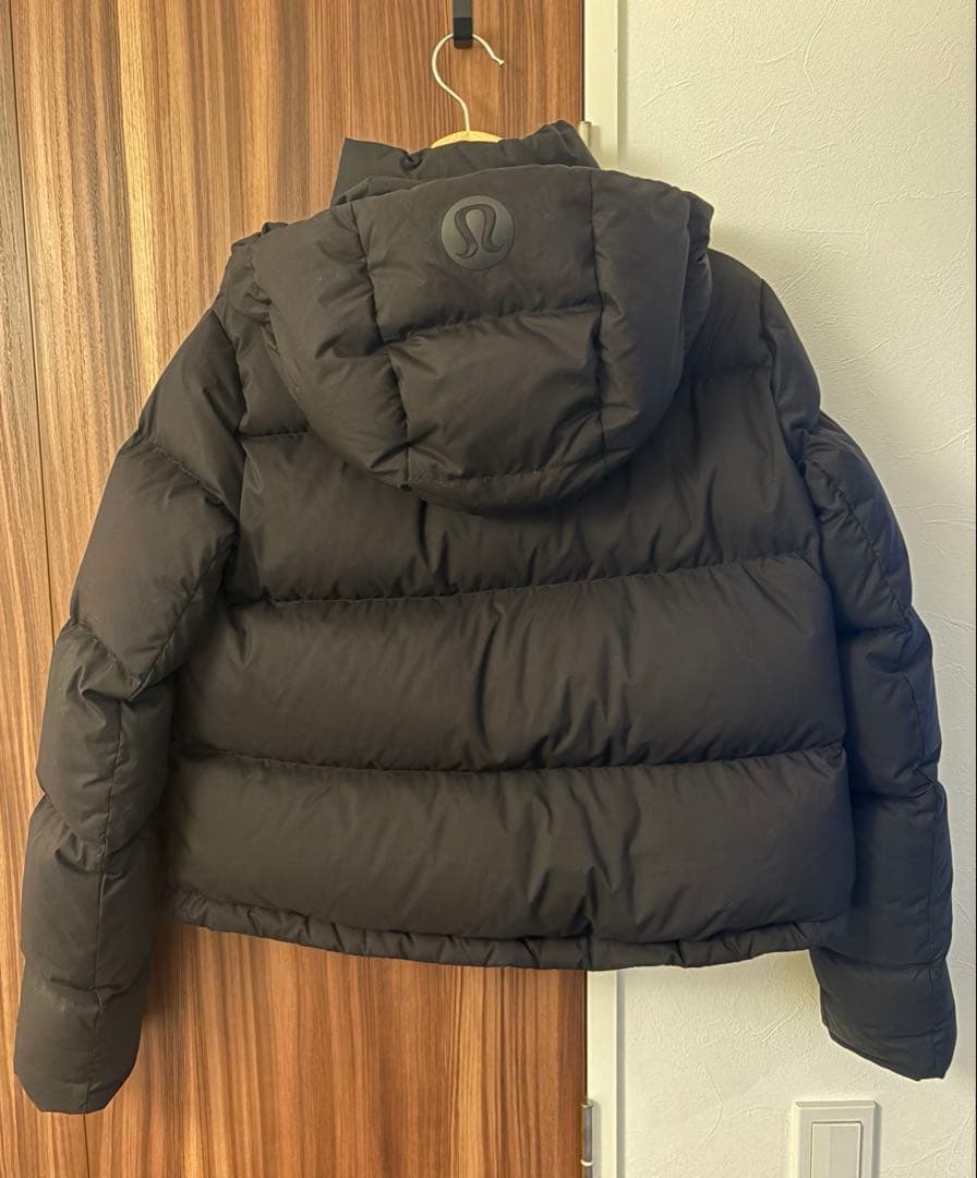 大幅値下！ルルレモン Wunder Puff ダウンフィル クロップジャケット