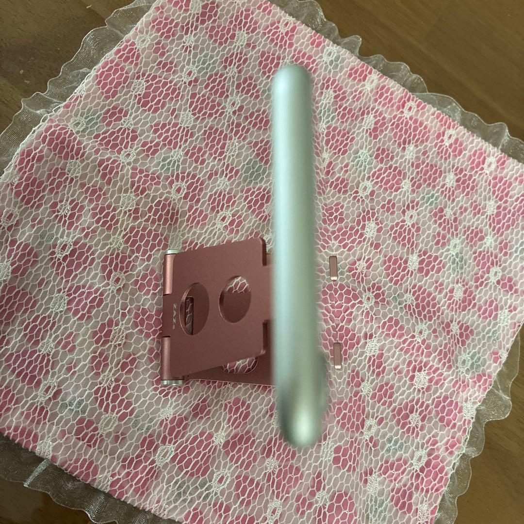 iPhone8 64GBドコモSIMロック解除済み