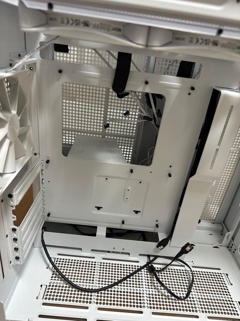NZXT H9 Elite 2層構造ミドルタワーPCケース 強化ガラスモデル